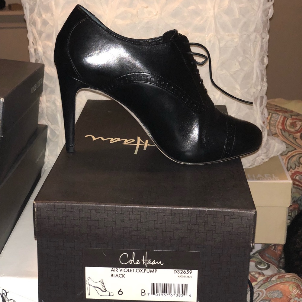 Cole Haan, Black Ox Pump, Size 6.